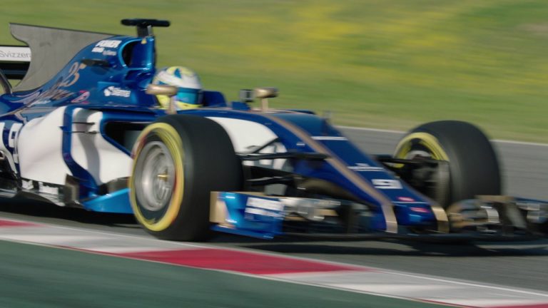 Jaunā ‘Sauber’ formula izbrauc Barselonas trasē