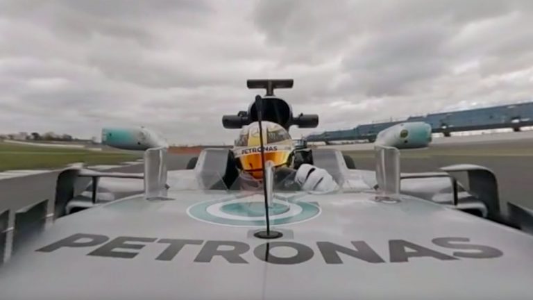 Hamiltons komentē apli Silverstonā (360°)