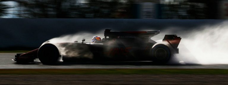 ‘Haas’ vadītājs Steiners slavē ‘Ferrari’ dzinēju progresu