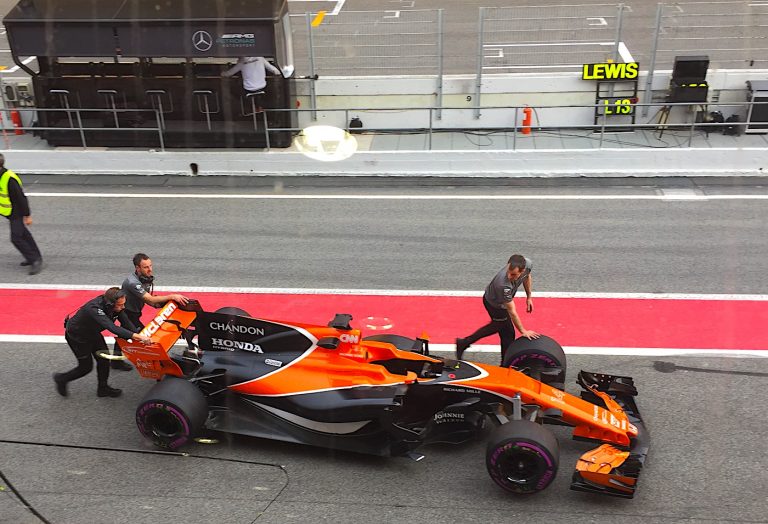 Neskatoties uz ‘Honda’ progresu, Alonso gatavs smagai nedēļas nogalei Austrālijā