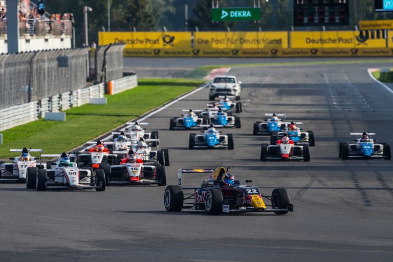 SMP F4 NEZ čempionātam pieteikusies igauņu komanda ar igauņu pilotiem