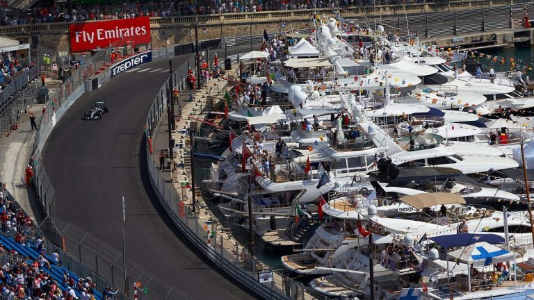 Hamiltons un Botass par Monako izaicinājumiem