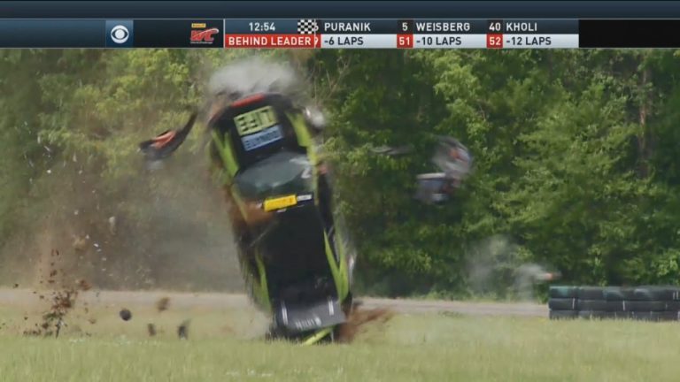 6 kūleņi Touring car sacīkstē 6 kūleņi Touring car sacīkstē