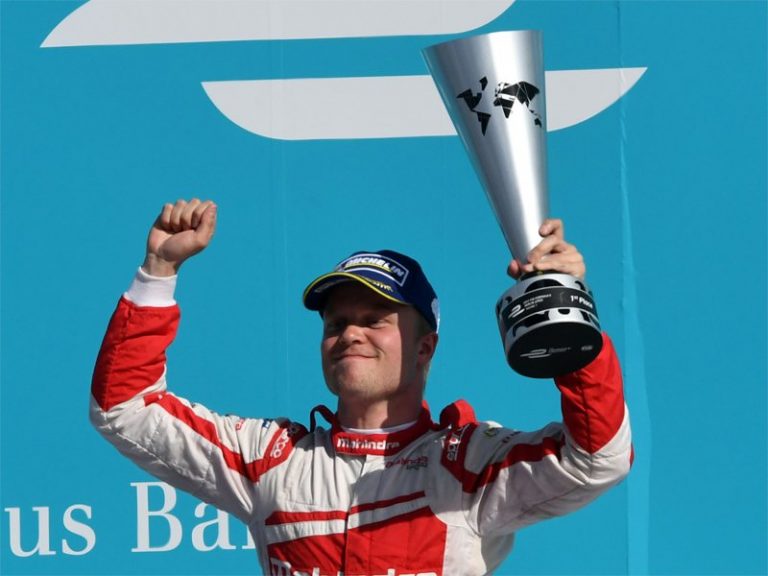 Rozenkvistam pirmā uzvara Formula E sacīkstēs