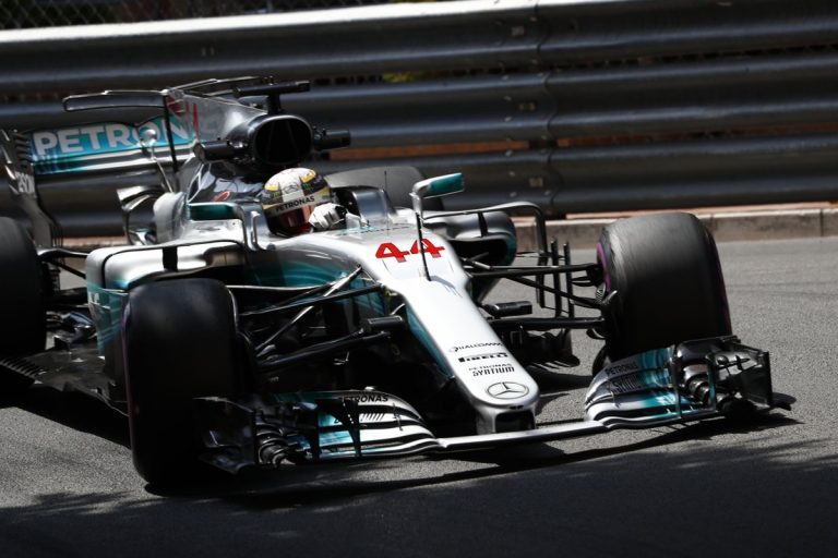 Lauda gaida Fetela izstāšanos, lai ‘Mercedes’ saglabātu titula cerības