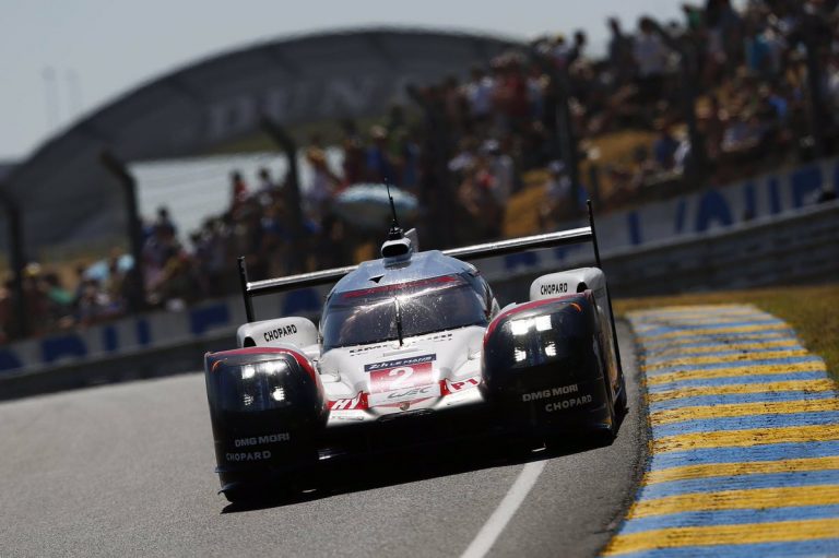 ‘Porsche’ atspēlē 18 apļu deficītu un uzvar Lemānā, Calko ekipāža sasniedz finišu