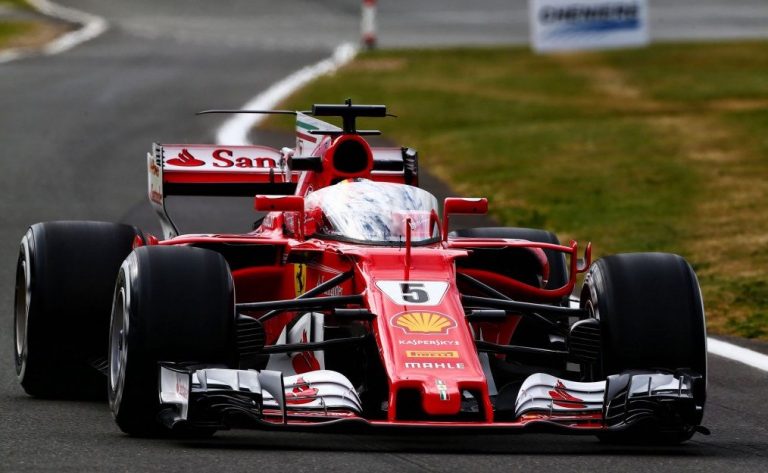 Silverstonas pirmajā treniņā Botass atkal ātrāks par Hamiltonu, Fetels izmēģina ‘vairogu’