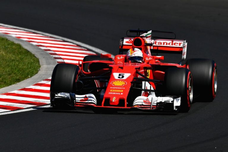 ‘Liberty Media’ nepiešķirs priekšrocības ‘Ferrari’ komandai