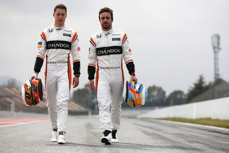 Alonso sezonas izskaņā pametīs F1, ja netiks pie konkurētspējīgas formulas