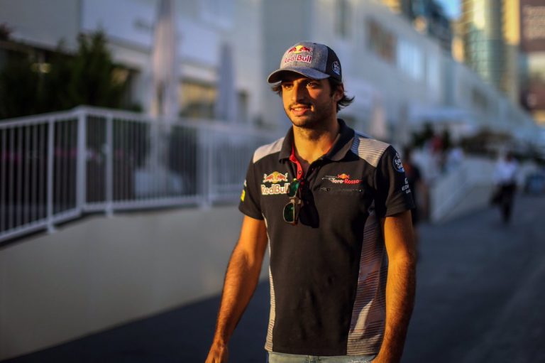 ‘Renault’ saņems Karlosu Saincu un sadarbosies ar ‘McLaren’