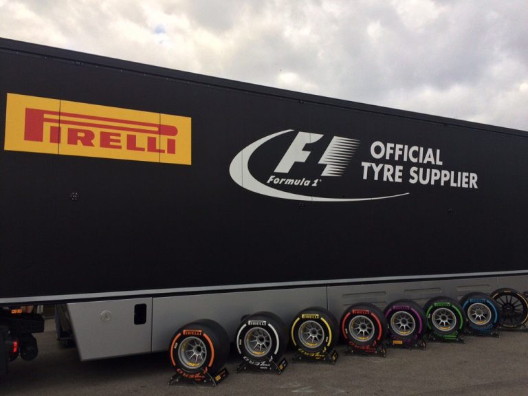 Hamiltons aizvadīs 2018. gada ‘Pirelli’ riepu testus
