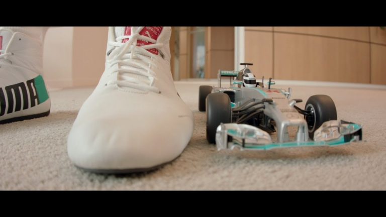 Hamiltons cīņā ar neparedzamo uz ceļa Hamiltons cīņā ar neparedzamo uz ceļa