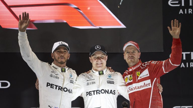 ‘Mercedes’ līksmo, ‘Ferrari’ garlaikojas Abū Dabī