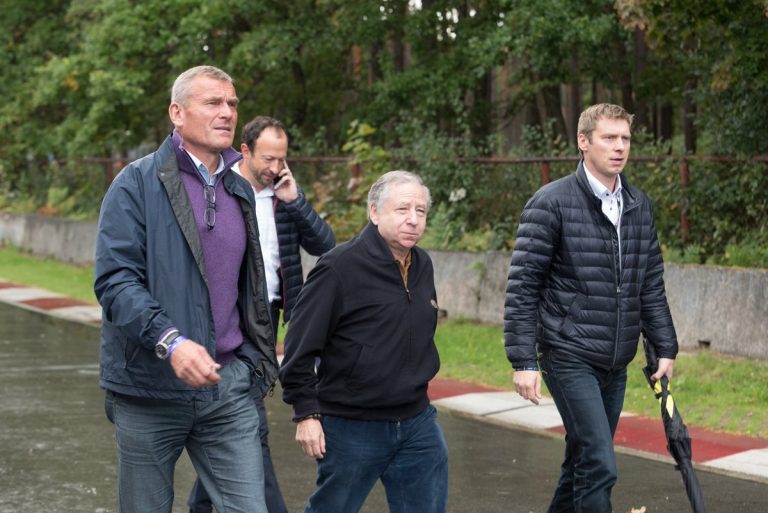 Žans Tods pārvēlēts FIA prezidenta amatā