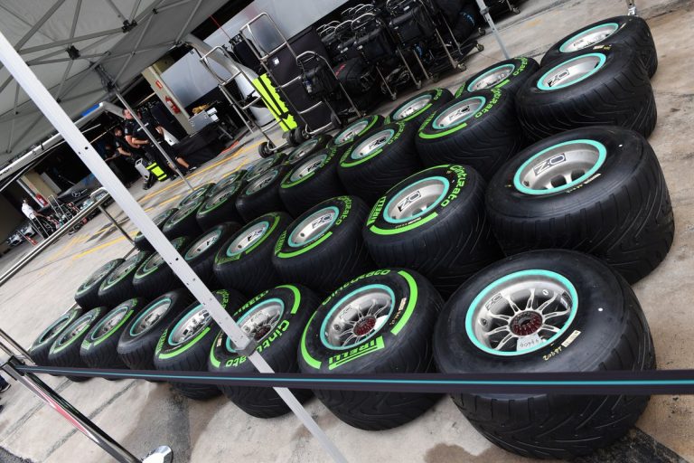 ‘Pirelli’ ievieš hipermīkstās un supercietās riepas