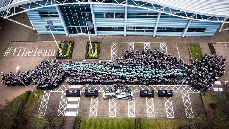 F1 čempionu svinības ‘Mercedes’ stilā F1 čempionu svinības ‘Mercedes’ stilā