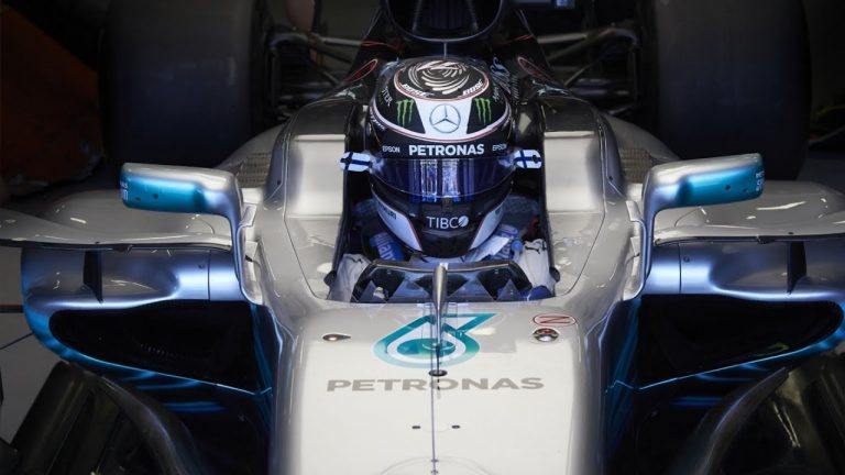 Botass aicina fanus izveidot viņa ķiveres dizainu