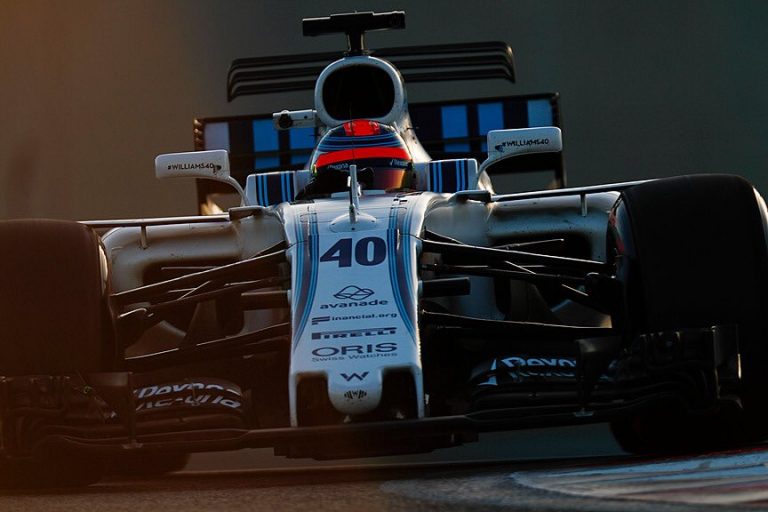 Kubica piedalīsies trijās piektdienas treniņu sesijās