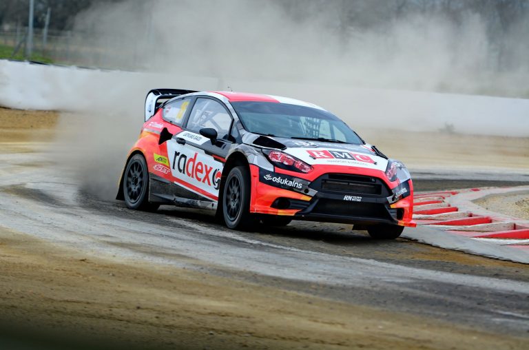 Nitišam un brāļiem Baumaņiem sezonas atklāšana Barselonā