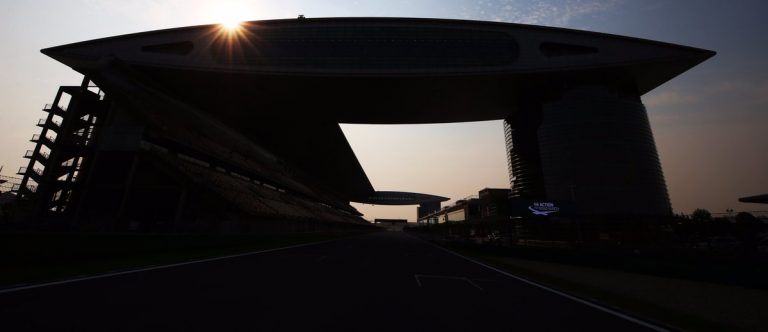 ‘Mercedes’ revanšs, ‘Ferrari’ perfektā bilance vai ‘Red Bull’ atgriešanās Ķīnā