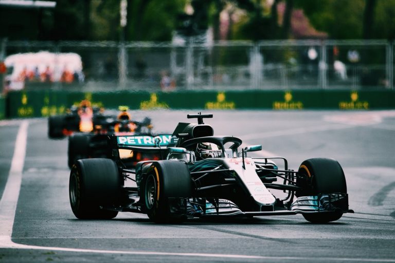 ‘Mercedes’ gatavi ‘Ferrari’ – ‘Haas’ stila sadarbībai ar klientu komandām