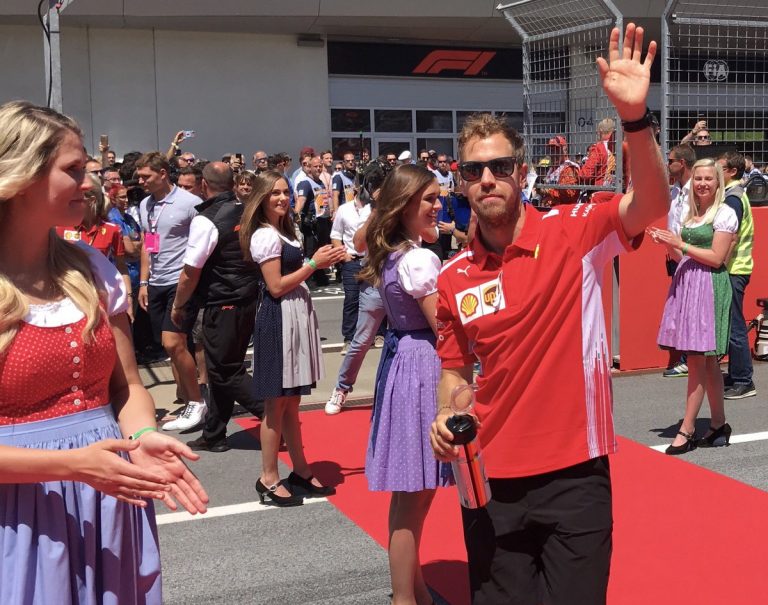 ‘Mercedes’ nepārsteidz ‘Ferrari’ atteikšanās no komandas pavēlēm