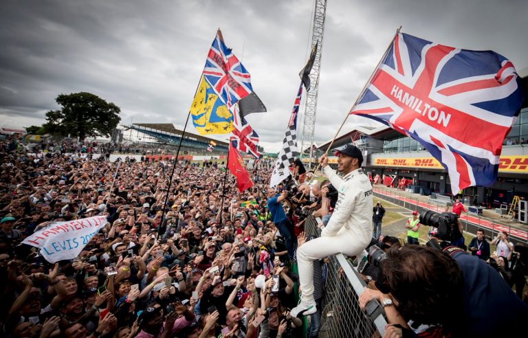Hamiltons pēc revanša mājas posmā