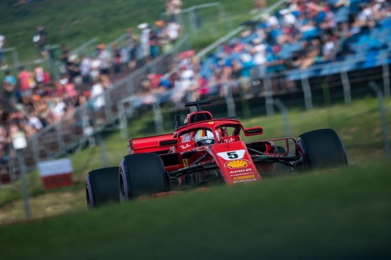 Sebastians Fetels ātrākais otrajā treniņā Ungārijā