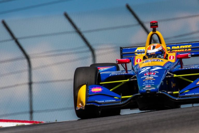 Rosi ar atšķirīgu stratēģiju uzvar IndyCar sacensībās