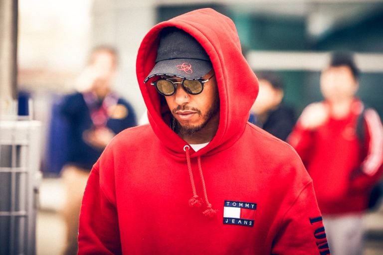 Hamiltons nākamgad būšot citādāks atlēts