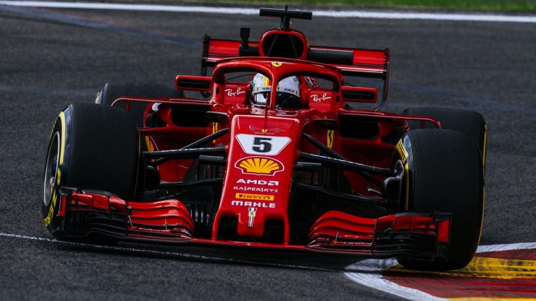 Fetels un Verstapens ātrākie pirmajā treniņā Beļģijā