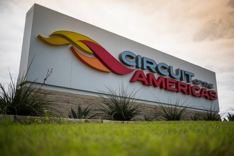 Pērkondārdi un titula cīņas Teksasā