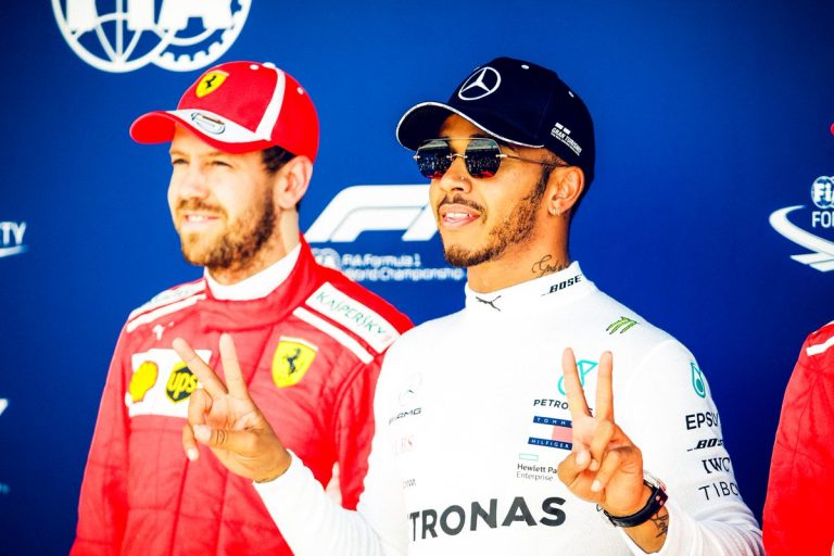 Hamiltons uzskata, ka ‘Mercedes’ pieveica ‘Ferrari’ psiholoģiskajā kaujā