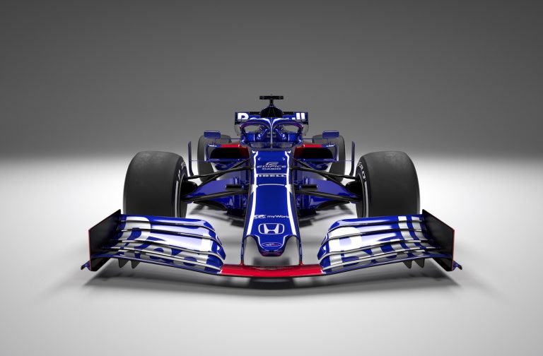 ‘Toro Rosso’ prezentē STR14 modeli [Video+Foto]
