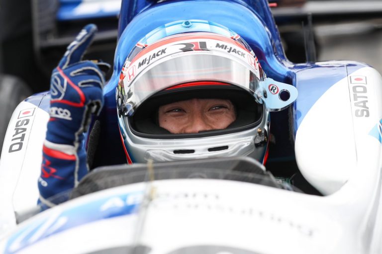 Bijušais F1 braucējs Sato dominē IndyCar sacensībās Alabamā