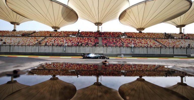 Otrajā treniņā Šanhajā ātrākais Botass, Leklēram atkal tehniskas problēmas