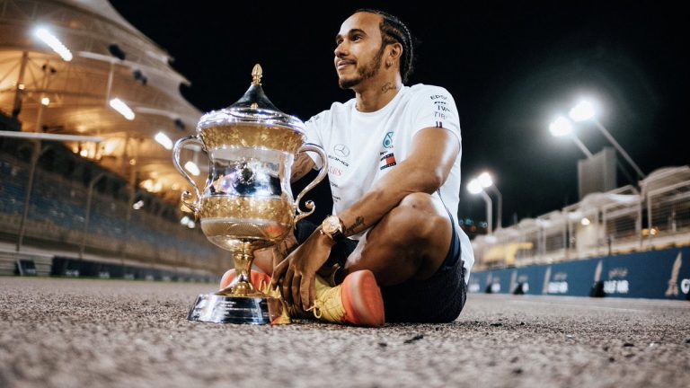 Hamiltons un ‘Mercedes’ esot panākuši vienošanos par jauno līgumu