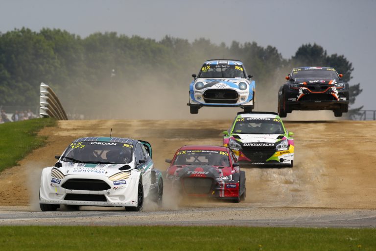 Rallijkrosa intrigas turpinās Anglijā