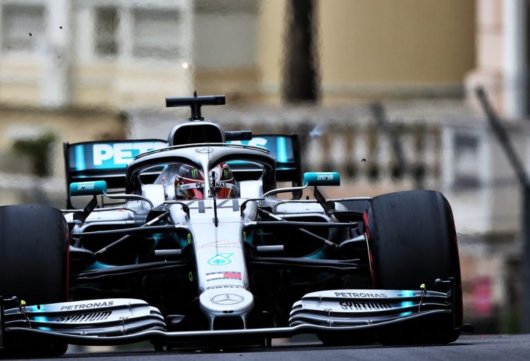 Hamiltons ātrākais arī otrajā treniņā Monako ielās