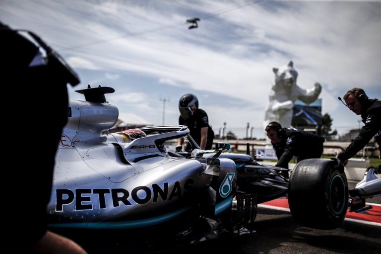 Botass ātrākais, Hamiltonam incidenta izmeklēšana otrajos treniņos Francijā