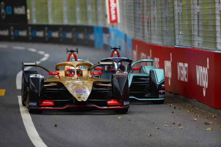 Bernes ePrix aptur pēc avārijas, Verņē uzvar lietū