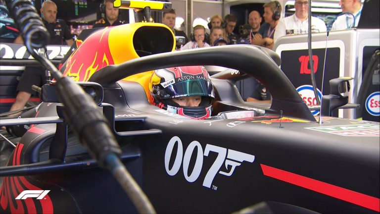 Gaslī ātrākais pirmajos treniņos Silverstonā, Grožāns avarē boksu celiņā