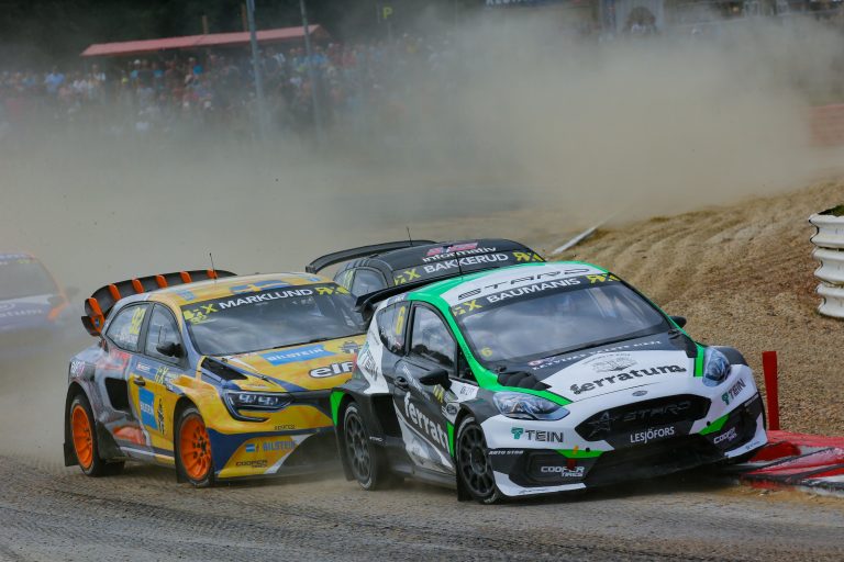 Lietuvietis Baciuška pārsteidz pirmajā dienā, Baumanis pagaidām astotais