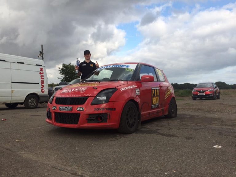 Vītols ar savu Suzuki Swift auto