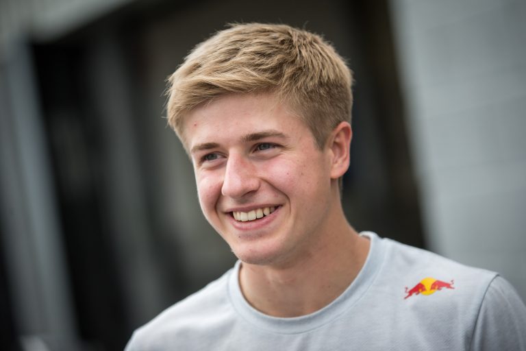 ‘Red Bull’ dod iespēju igaunim Juri Vips Super Formula čempionātā