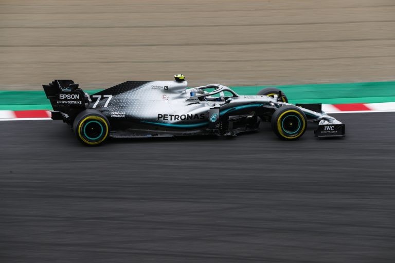 Botass izmanto ‘Ferrari’ ķibeles, ‘Mercedes’ kļūst par čempioniem