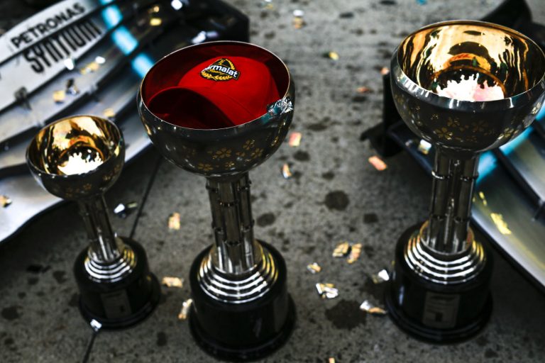 ‘Mercedes’ sestais dominances gads – Japānas GP skaitļos