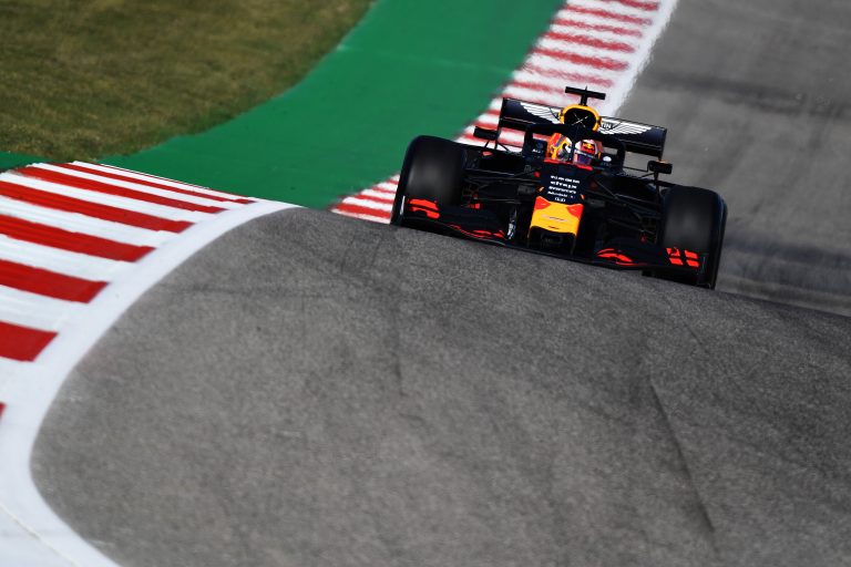 Verstapens pārspēj konkurentus Amerikas posma pirmajos treniņos
