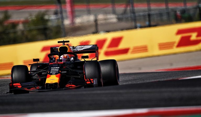 ‘Mercedes’ Ostinā nespēj atkārtot piektdienas tempu, pirms kvalifikācijas ātrākais Verstapens