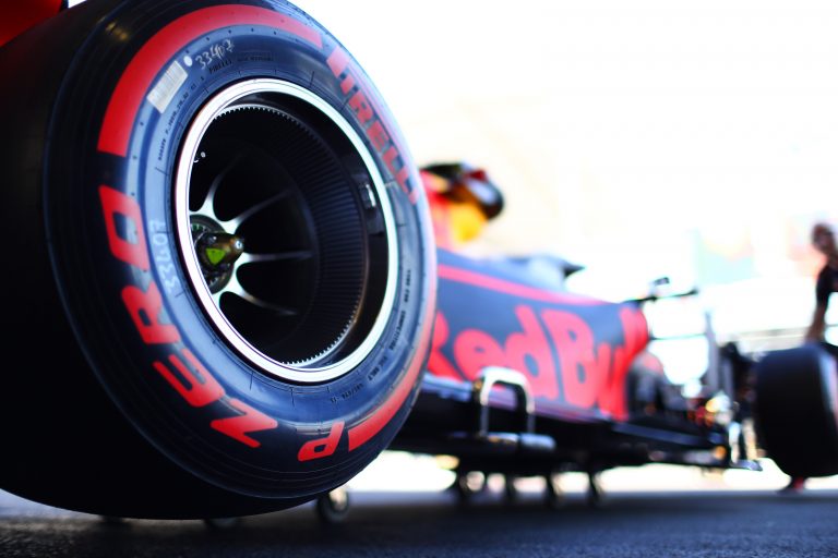 Komandas vienbalsīgi atsakās no ‘Pirelli’ jaunajām riepām